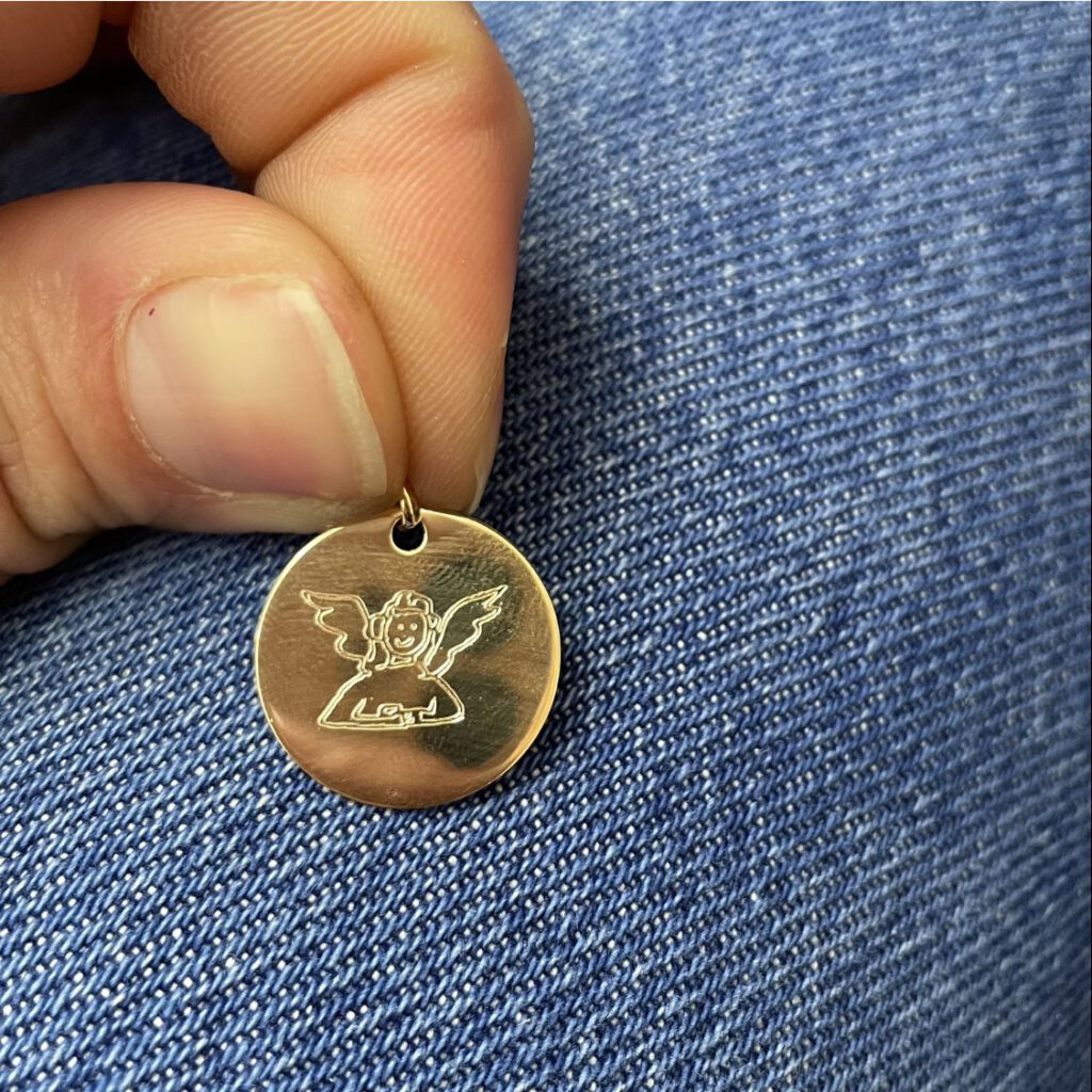 Créer un bijou en hommage